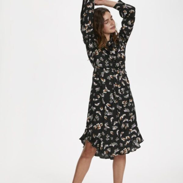 Soaked in Luxury Sesili Floral Shirt Dress is very feminine and is available on colmershill.com