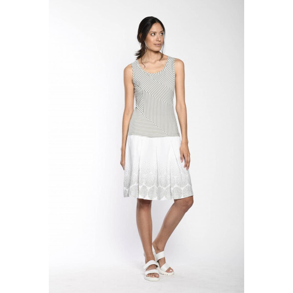 Simclan white linen skirt with a print around the hemline is a lovely casual skirt for the summer months and holidays. Available on colmershill.com