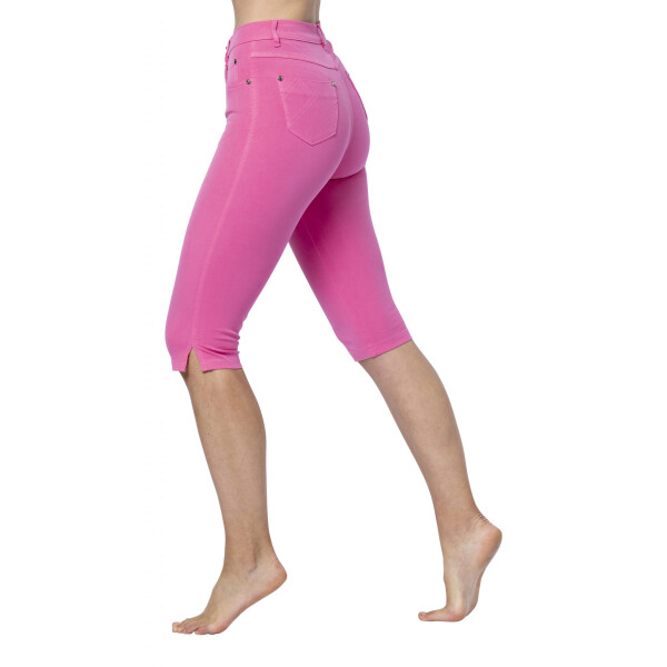 Marble Pedal Pushers are knee length jeans in a cotton rich stretch fabric. They come in a variety of colours including navy, pink, azure blue and are available on colmershill.com