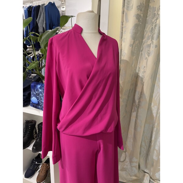 Elif Köse Loose Blouse Fuchsia Pink available from top UK stockist colmershill.com