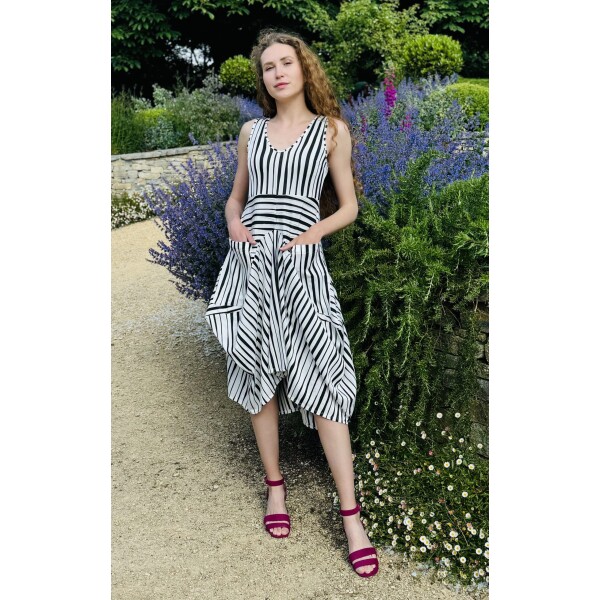 Kozan Dress VG-1376 in black and white is a dramatic piece ideal for a wedding outfit. Available on Colmershill.com