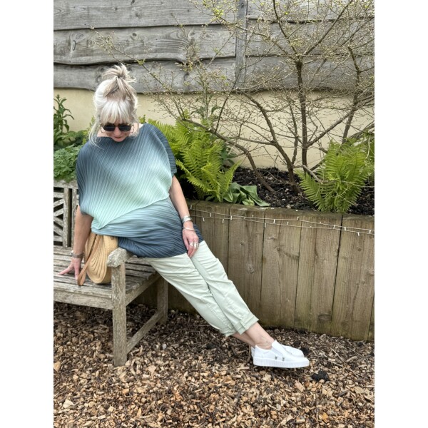 Thanny Asymmetric Tunic Top in green ombre made of a plisse fabric LIS2405