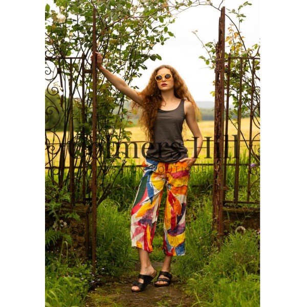 Dress Addict Jules cropped trousers in a multicolour print
