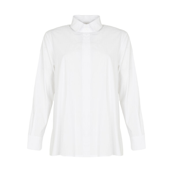 Kozan Phoebe Shirt in white is an oversized shirt with a zip detail on the back