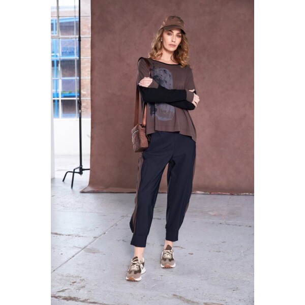 Slim leg trouser with cuff detail and contrast panel at side seams NAW25120