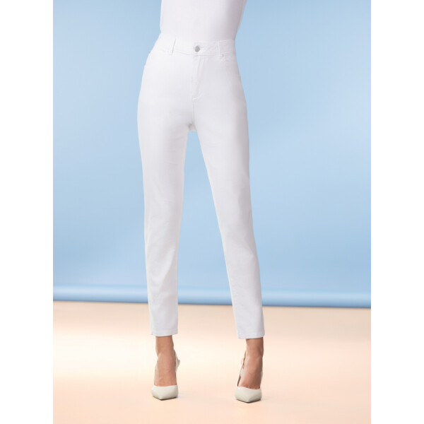 Alison Sheri 7/8th Ankle Grazer Slim Fit Jeans – White (PAS2400) - are a great everyday denim essential with the same much-loved details as the popular Marble ankle grazer jeans