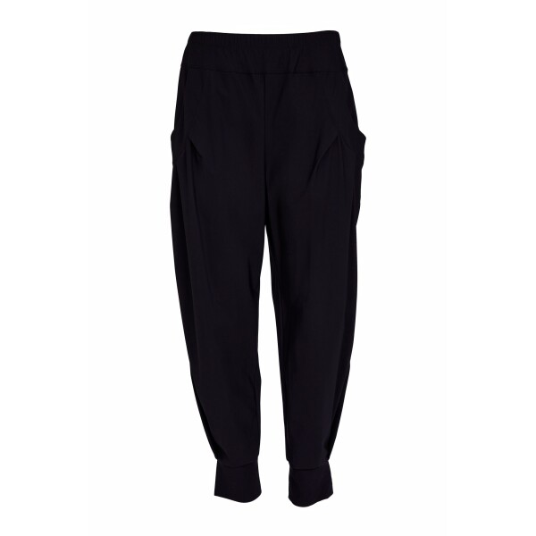 A cornerstone of the Naya Clothing collection, the iconic Naya Cuff Trousers return in classic Black — a timeless shade that delivers maximum versatility.