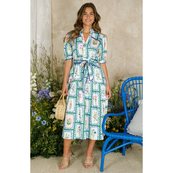 Hope and Ivy Lilith dress V neck short sleeve midi dress detail